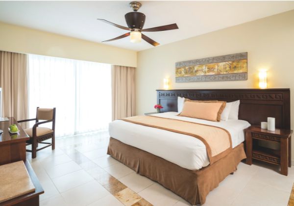 BlueBay Grand Esmeralda